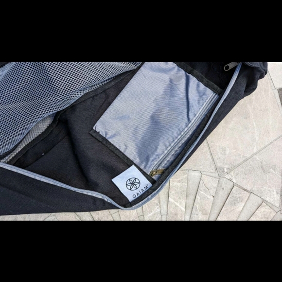 Gaiam black yoga mat bag - Picture 4 of 5